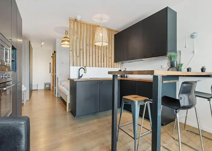 Lam Stadium - Terrace 14m2 *