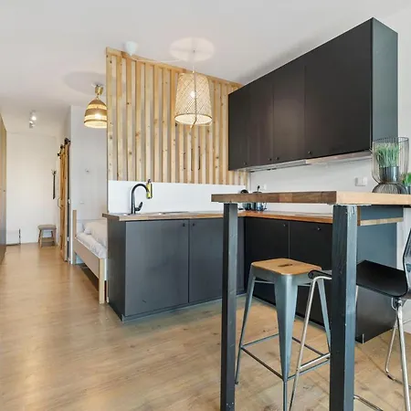 Lam Stadium - Terrace 14m2 *