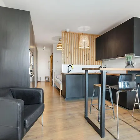 Lam Stadium - Terrace 14m2